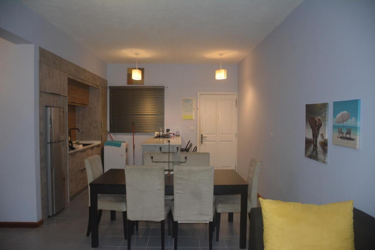 Ashiana Oceanside Apartment Flic-en-Flacq Exterior foto